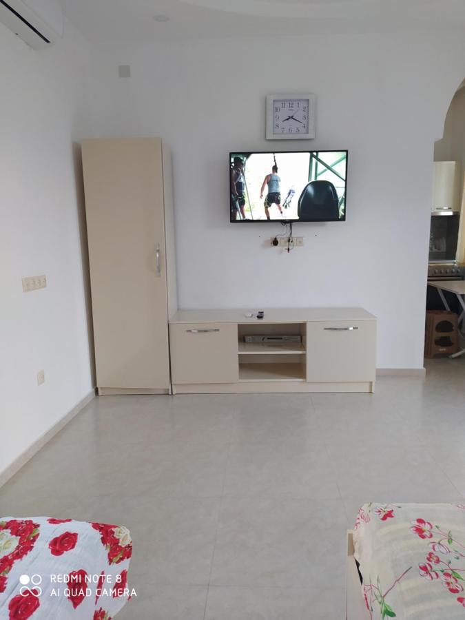 Emzari'S Apartment Kobuleti Bagian luar foto
