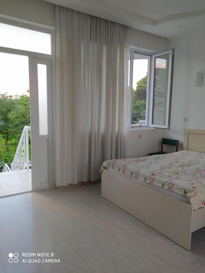 Emzari'S Apartment Kobuleti Bagian luar foto