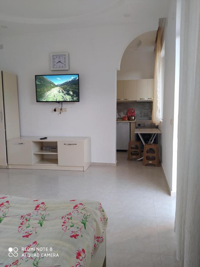 Emzari'S Apartment Kobuleti Bagian luar foto